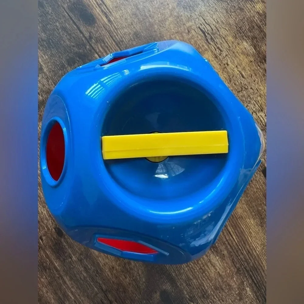 Tupperware | Shape-O children’s toy.